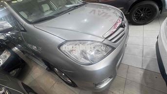 Toyota Innova G 2011 Bạc