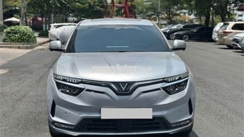 VF8 LUX PLUS 24 - MUA PIN CATL - 12.000KM