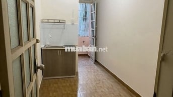 Phòng như hình gần chợ Bà Chiểu có máy lạnh, máy nước nóng