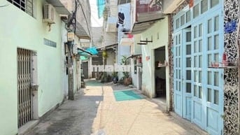 Gởi ACE phí 2%..Bán nhà xây 2 lầu, 2 ban công, 2 p.ngủ..Giá tốt tại Q7