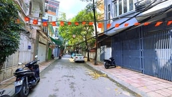 Bán nhà phố Hoàng Cầu, Đống Đa 78m,5 tầng, mt 7.4m. Giá: 42 tỷ