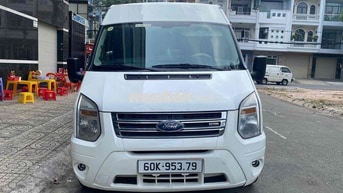 Ford Transit 2018 10 chỗ Trắng