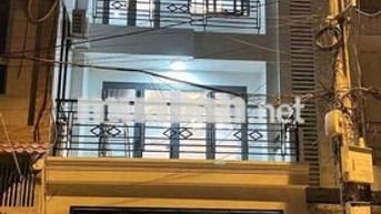 🧣Cho thuê nhà 1trệt 3lầu 5pn 5wc 1bếp DT 4X18 Nhà đẹp