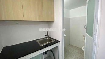 Phòng trọ ko ban công, cho nuôi thú cưng, có sẵn máy lạnh