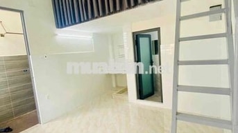 PHÒNG MẶT TIỀN CÓ BAN CÔNG NHÀ BÈ