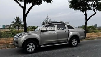 Isuzu D-Max 2017 Xám