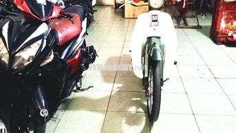 Honda Cub 81 Kim vàng giọt lệ