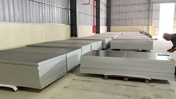 Thanh lý lô hàng pin, inverter năng lượng mặt trời cũ (1.300 tấm...)