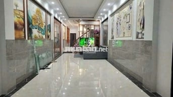 Nhà thuê 1 Trệt 2 Lầu có Gara xe hơi gần Làng Đại học Dĩ An