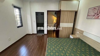 Nhà đẹp Ngọc Lâm - 5 tầng mới tinh - ô tô đỗ cửa - giá chỉ hơn 7 tỷ