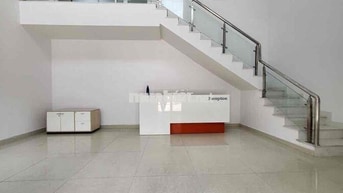 Nhà mặt tiền 7*13; có sân tiện KINH DOANH