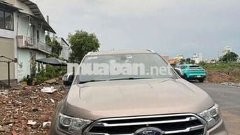 Ford Everest 2019 màu Nâu