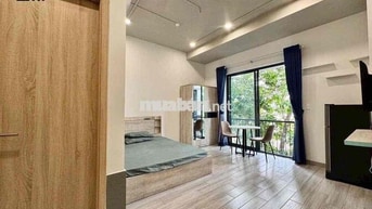 Căn hộ ban công 40m2 ngay Phan Đăng Lưu gần Phan Xích Long giáp Quận 1