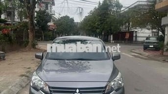 Mitsubishi Mirage Xám