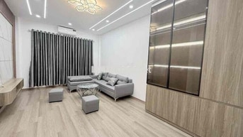 Hiếm Phố Cự Lộc, nhà dân xây chắc chắn, cách 20m oto tránh, dt 40m*5