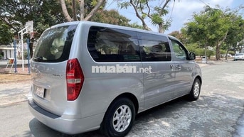Hyundai Starex 9 chỗ Bạc