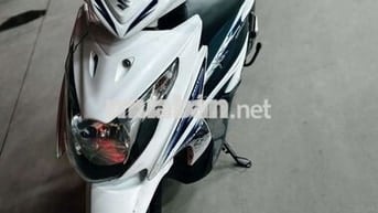 Suzuki Hayate Trắng đen