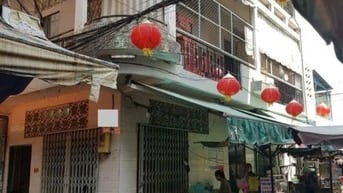 Nhà Nguyễn Biểu - Q5 - Đang có dòng tiền cho thuê - Chỉ 2 tỷ 990 - SHR