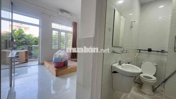 CHO THUÊ PHÒNG BANCOL FULL NỘI THẤT MÁY GIẶT RIÊNG NGAY ĐH VLU CS3