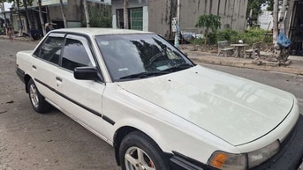 Toyota Camry 1987 Trắng