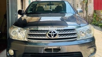 Toyota Fortuner 2010 Xám