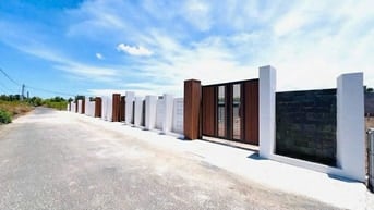 Bán gấp lô đất biệt thự vườn ngay chợ Phước Hải TP HCM, đã xây rào 