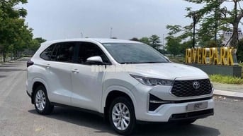 Toyota Innova Cross 2.0V 2024 Trắng