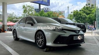 Toyota Camry 2022 2.0Q - Hàng Hiếm 26.600Km