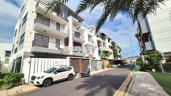 Cần CHo thê Nhà phố TTN 17.DT 12 x14  1 trệt 3Lầu 7PN  6WN