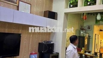 80m 4 tầng ,4 ngủ 4wc , oto vào nhà , mặt tiền lớn hơn 12 m