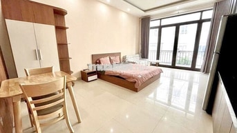 HOT Căn Hộ Ban Công Đầy Đủ Nội Thất Gần Phố Đi Bộ, MeTro Bến Thành Q1