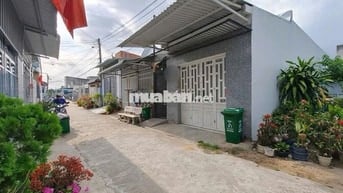 Bán gấp nhà + dãy trọ 115m2 thu nhập 7tr 1 tháng chỉ 800 triệu TL