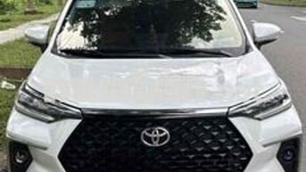 Toyota Veloz Trắng 7 chỗ