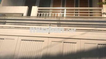 cho thuê phòng đường lê văn sỹ q3 . 30m2 , ban công , máy lạnh , 3,2tr