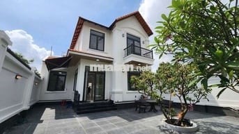 BIỆT THỰ SÂN VƯỜN GẦN ĐƯỜNG HIỆP BÌNH