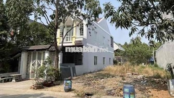 Chỉ 810Triệu sỡ hữu ngay lô đất 300m2 gần chợ Bến Cát, kinh doanh tốt