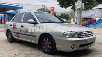 Kia 2004 màu Bạc