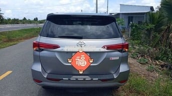 Toyota Fortuner Bạc