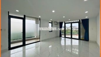 Cho thuê văn phòng 50m2 ban công góc đẹp - Vạn Phúc City
