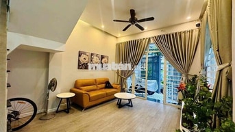 Cho Thuê Nhà Góc Bình Thạnh – 2PN, 3WC, Kinh Doanh Tốt