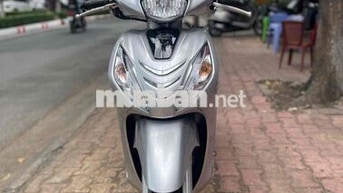 Vision 2022 màu Bạc