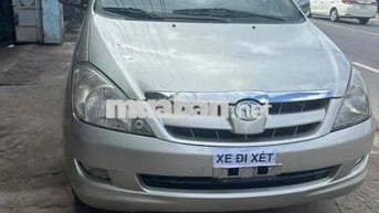 Toyota Innova 7 chỗ Bạc