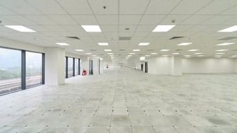 Cho thuê nhà mặt phố Linh Đàm: Sàn T2 rộng 230m2, MT 15m, nhận ngay