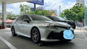 Toyota Camry 2.0 Q Trắng