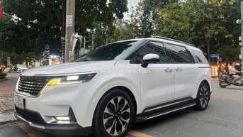 Kia Carnival 2023 Premium 2.2D 8S 8000 km