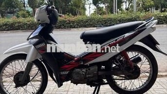 Yamaha Sirius Trắng đen