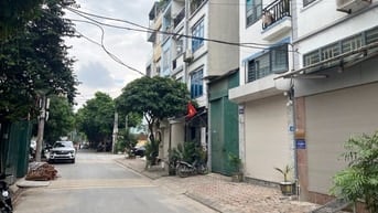ĐẤT ĐÔNG NGẠC- PHÂN LÔ VỈA HÈ Ô TÔ TRÁNH TRƯỚC NHÀ- GẦN TRƯỜNG HỌC, CH