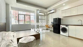 Căn hộ ban công 40m2 giặt riêng ngay Bùi Hữu Nghĩa gần chợ Bà Chiểu,Q1