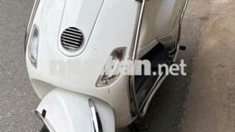 Piaggio Vespa màu Trắng
