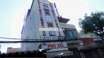 BÁN NHÀ MẶT TIỀN GẦN KHU QUÂN ĐỘI